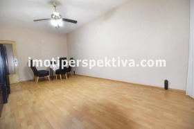 3+ Schlafzimmer Kjutschuk Parisch, Plowdiw 1