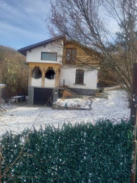 Продажба на имоти в с. Бохова, област Перник - изображение 2 