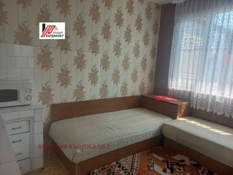 Продава КЪЩА, гр. Кърджали, Студен кладенец, снимка 2 - Къщи - 48946710