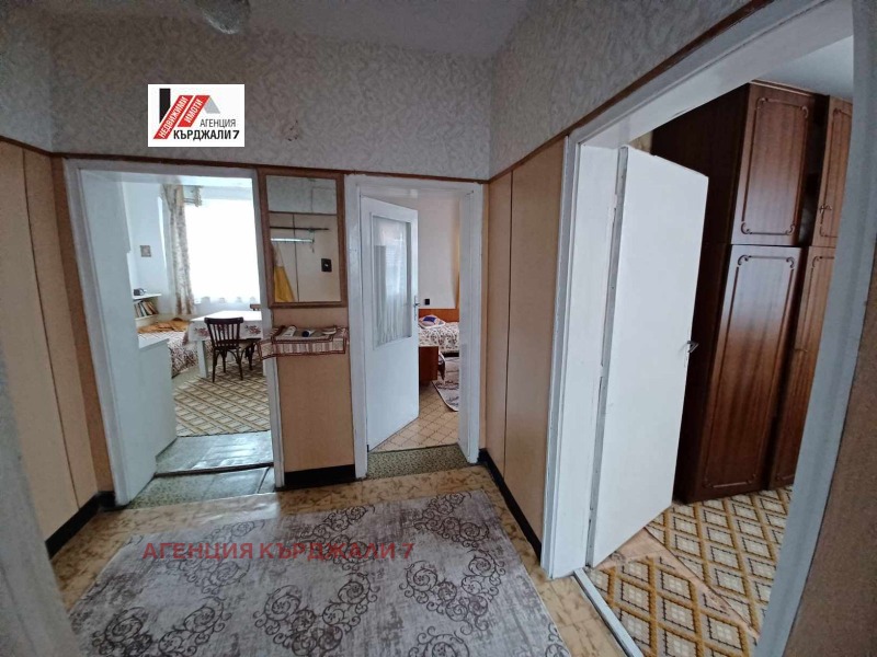 Продава  Къща град Кърджали , Студен кладенец , 220 кв.м | 52096542 - изображение [8]