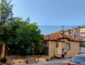 Hus Kolhozen pazar, Varna