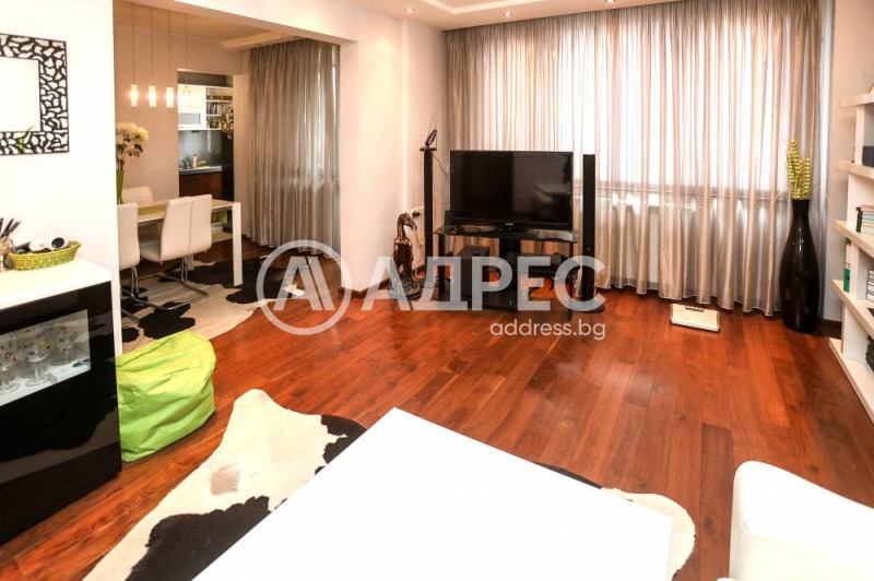 Продава 3-СТАЕН, гр. София, Център, снимка 3 - Апартаменти - 52693210