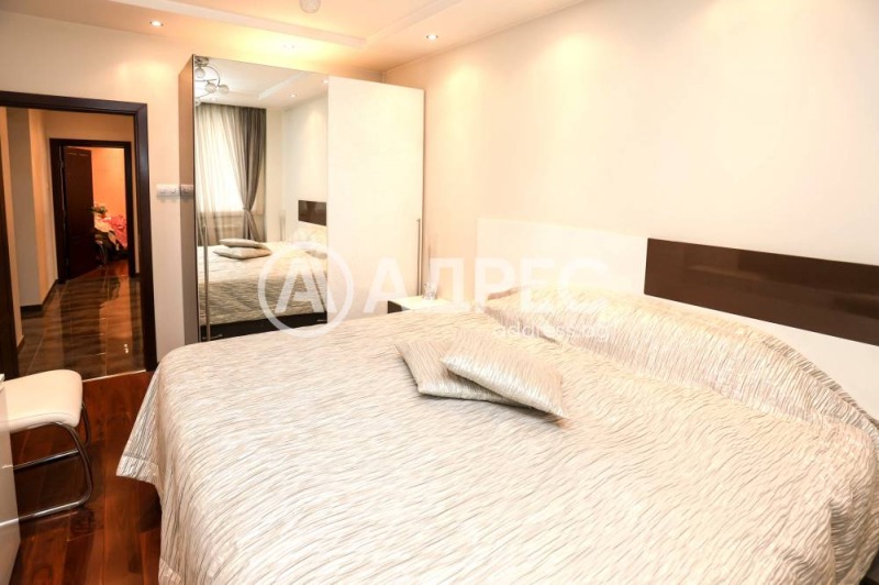 Продава 3-СТАЕН, гр. София, Център, снимка 11 - Апартаменти - 52693210