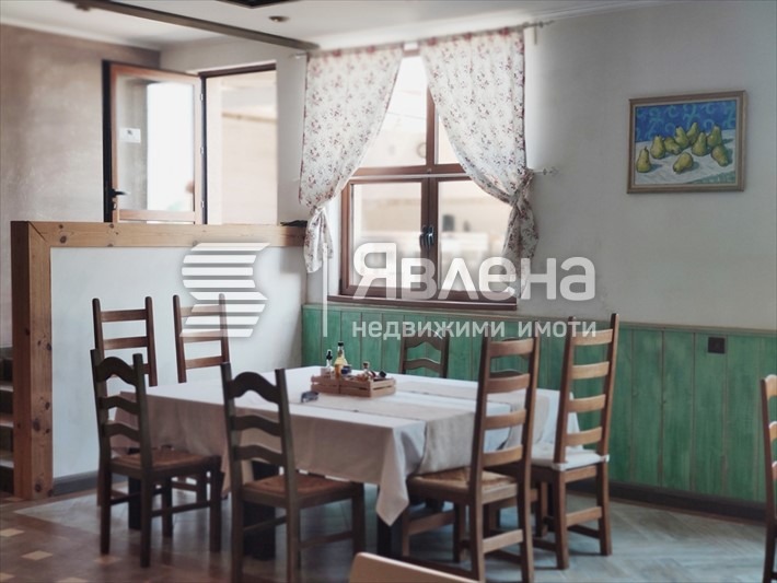 Продава ХОТЕЛ, с. Емона, област Бургас, снимка 16 - Хотели - 54359416