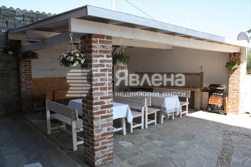 Продава ХОТЕЛ, с. Емона, област Бургас, снимка 5 - Хотели - 54359416