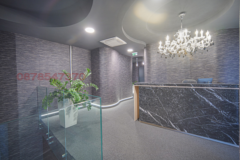 Продава ОФИС в град София, Красно село - 341 кв.м / 851 806 € » 1 665 987.73 лв.