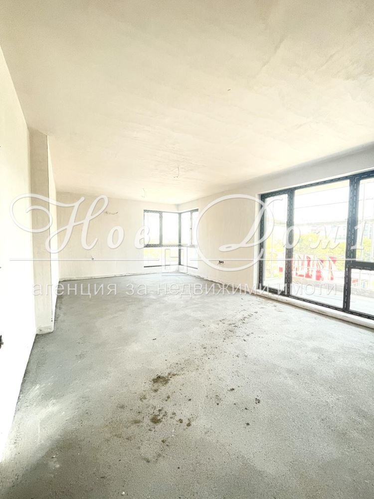 Myytävänä  2 makuuhuonetta Plovdiv , Ostromila , 95 neliömetriä | 48095303