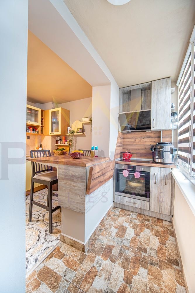 Продава 3-СТАЕН, гр. Варна, Галата, снимка 2 - Апартаменти - 53945077