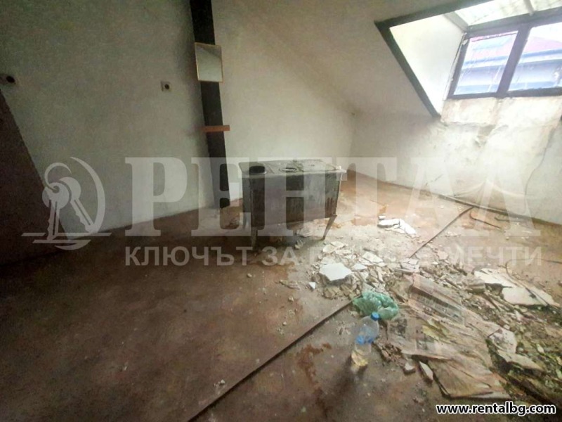 Продава ЕТАЖ ОТ КЪЩА, гр. Пловдив, Център, снимка 14 - Етаж от къща - 52704888