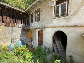 КЪЩА, 60 m2