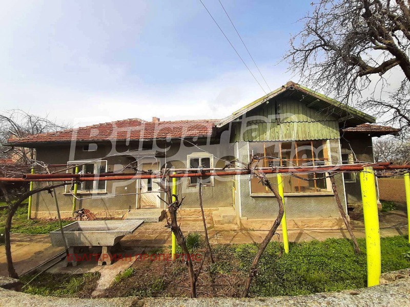 Продава КЪЩА, област Плевен, с. Градище • 20000 € / 39116.60 лв. • 90129709 1