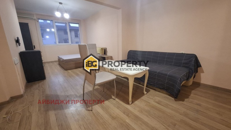 Продава 3-СТАЕН, гр. Варна, Център, снимка 3 - Aпартаменти - 48129763