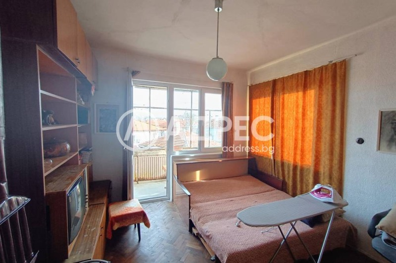 Продава ЕТАЖ ОТ КЪЩА, гр. Ямбол, Център, снимка 5 - Етаж от къща - 53454025