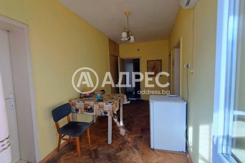 Продава ЕТАЖ ОТ КЪЩА, гр. Ямбол, Център, снимка 2 - Етаж от къща - 53454025