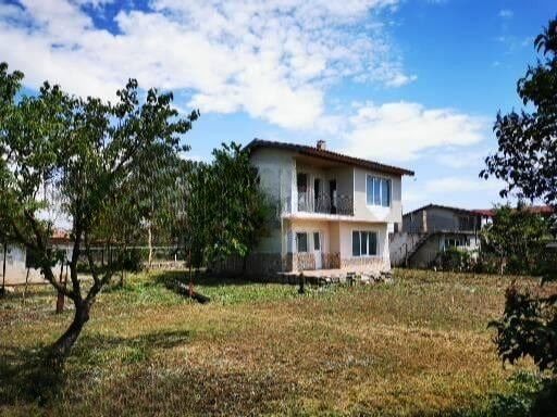 Продава КЪЩА, с. Божурец, област Добрич, снимка 2 - Къщи - 52794324