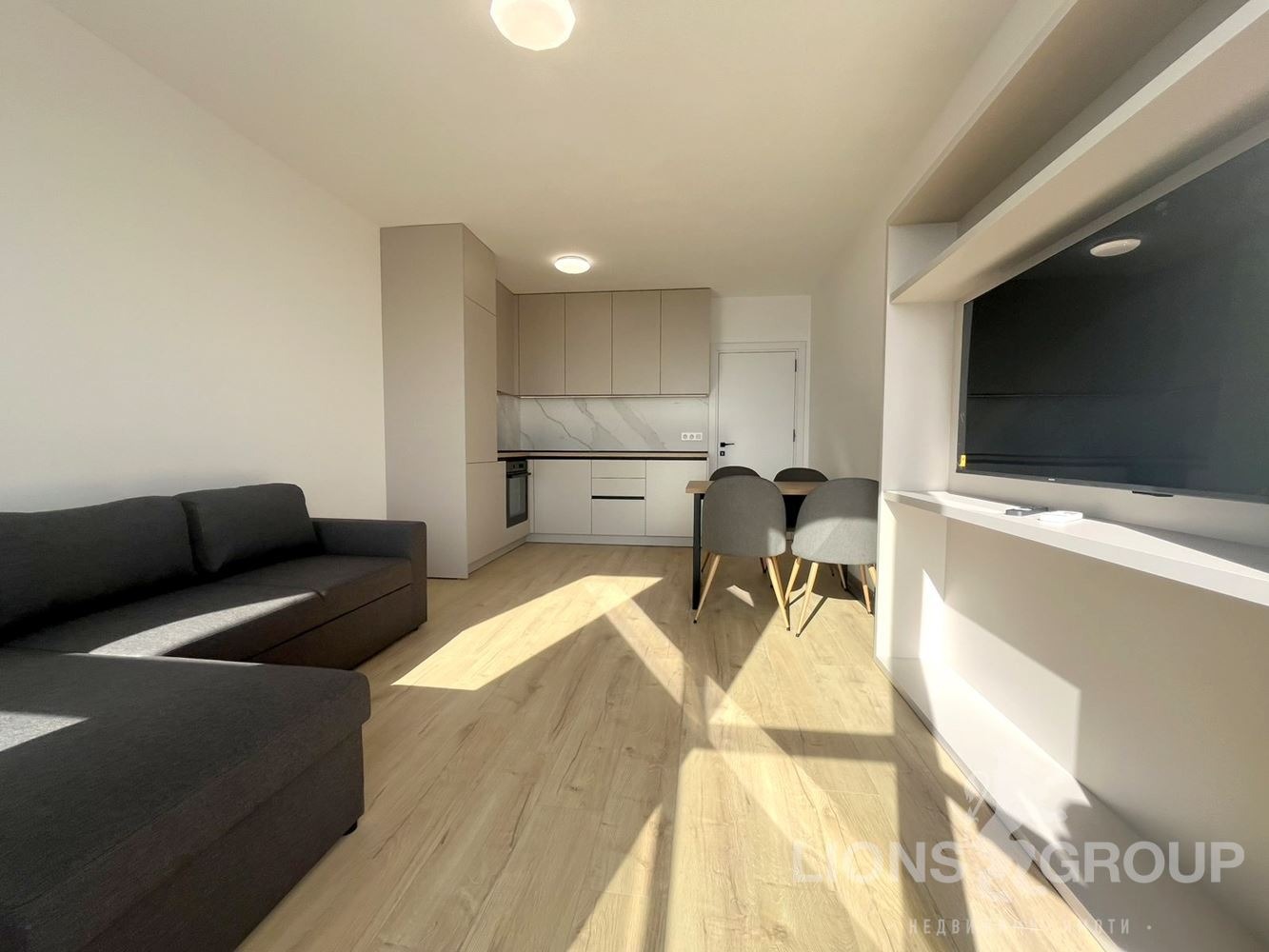 Продава 2-СТАЕН, гр. Варна, Изгрев, снимка 3 - Апартаменти - 56425231