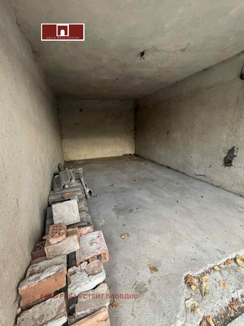 Продава ГАРАЖ, ПАРКОМЯСТО, гр. Пловдив, Център, снимка 2 - Гаражи и паркоместа - 52193598