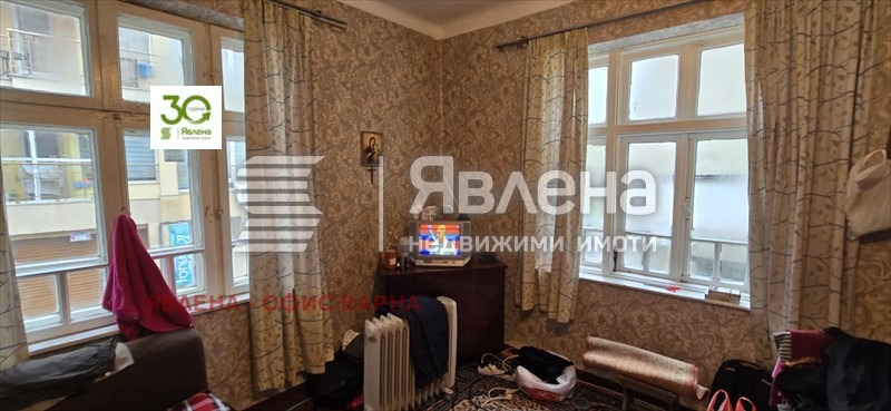 Продава ЕТАЖ ОТ КЪЩА, гр. Варна, Окръжна болница-Генерали, снимка 2 - Етаж от къща - 56240418