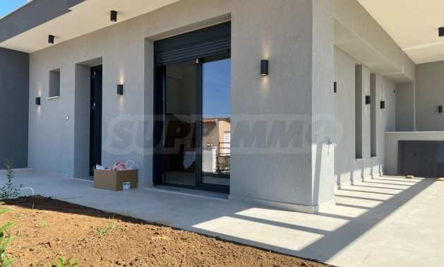 Продава КЪЩА, Извън страната, област Извън страната, снимка 2 - Къщи - 52359941