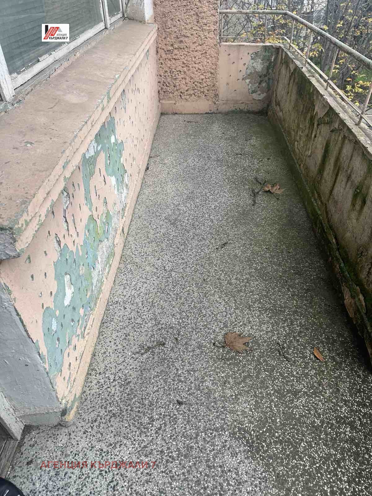 Продава 3-СТАЕН, гр. Кърджали, Център, снимка 11 - Апартаменти - 54201496