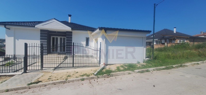 Продается  Этаж дома область Варна , Бяла , 150 кв.м | 90788099
