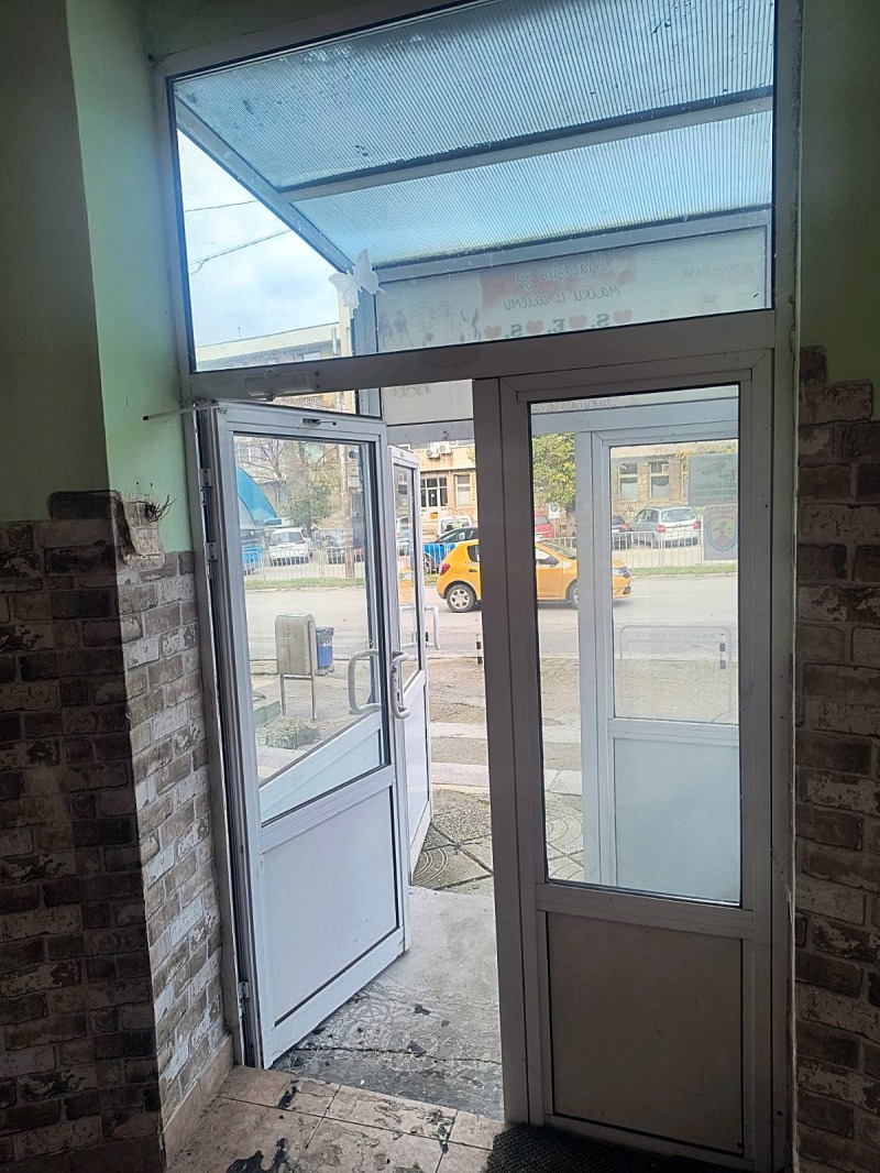 Продава МАГАЗИН, гр. Добрич, Център, снимка 5 - Магазини - 52371885