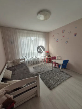 2 Schlafzimmer Kjutschuk Parisch, Plowdiw 6