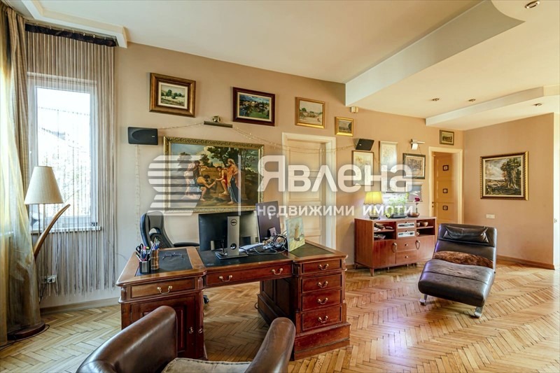 In vendita  2 camere da letto Sofia , Tsentar , 129 mq | 47342359