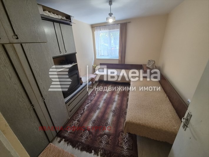 Продава ЕТАЖ ОТ КЪЩА, гр. Поморие, област Бургас, снимка 3 - Етаж от къща - 55631586