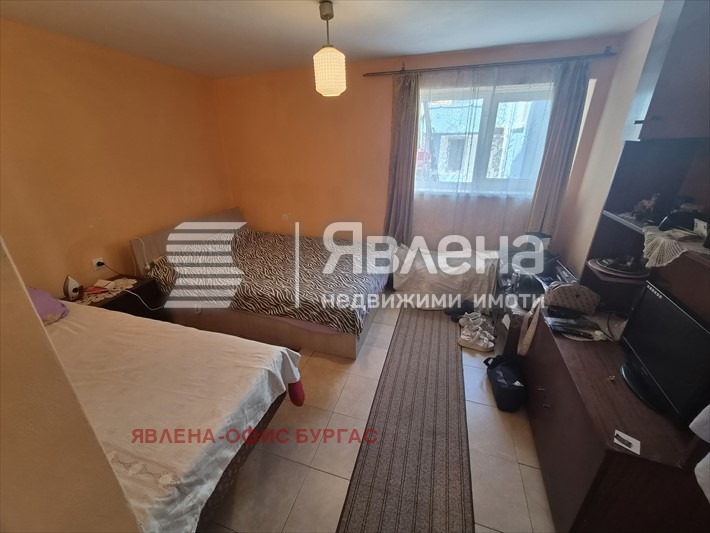 Продава ЕТАЖ ОТ КЪЩА, гр. Поморие, област Бургас, снимка 5 - Етаж от къща - 55631586