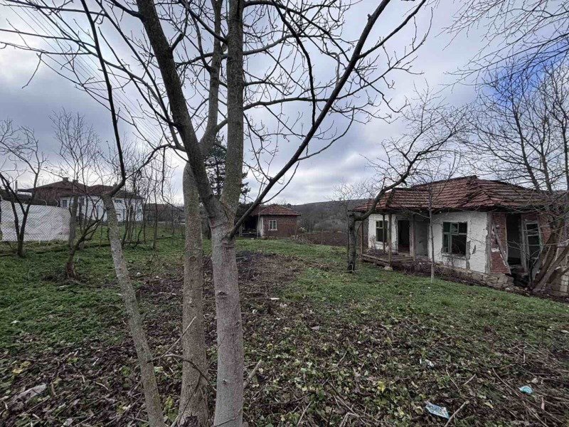 Продава КЪЩА, с. Гроздьово, област Варна, снимка 3 - Къщи - 53518040