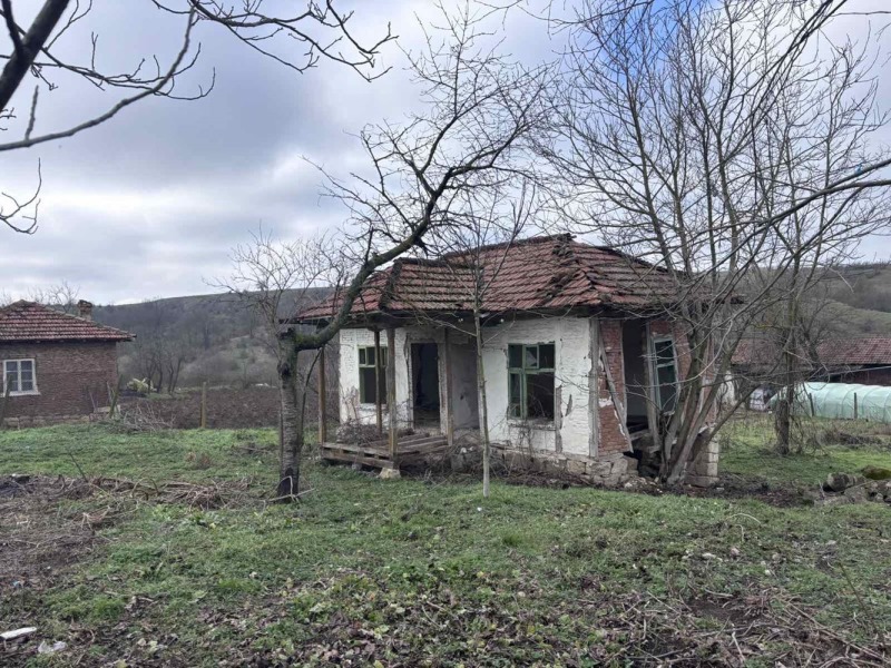 Продава КЪЩА, с. Гроздьово, област Варна