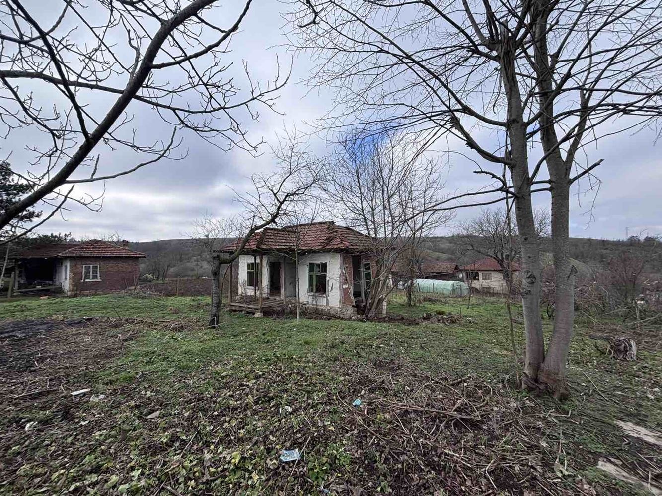 Продава КЪЩА, с. Гроздьово, област Варна, снимка 2 - Къщи - 53518040