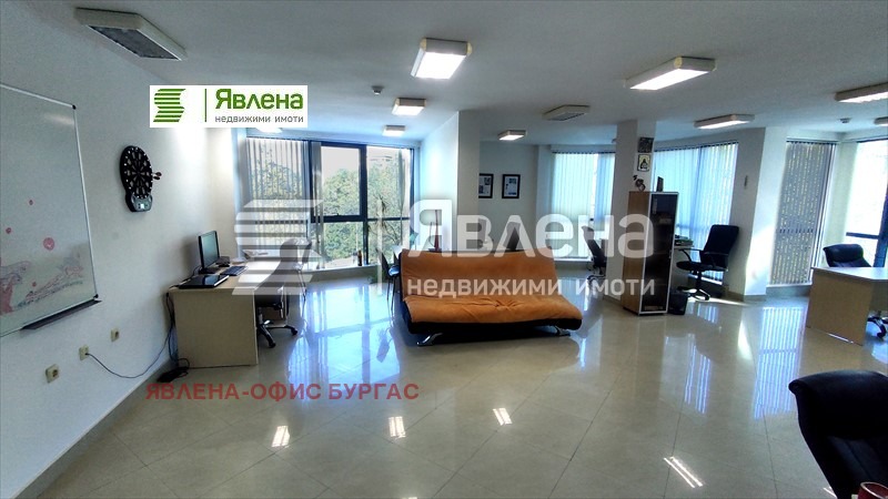 Продава  Офис град Бургас , Лазур , 103 кв.м | 37810331