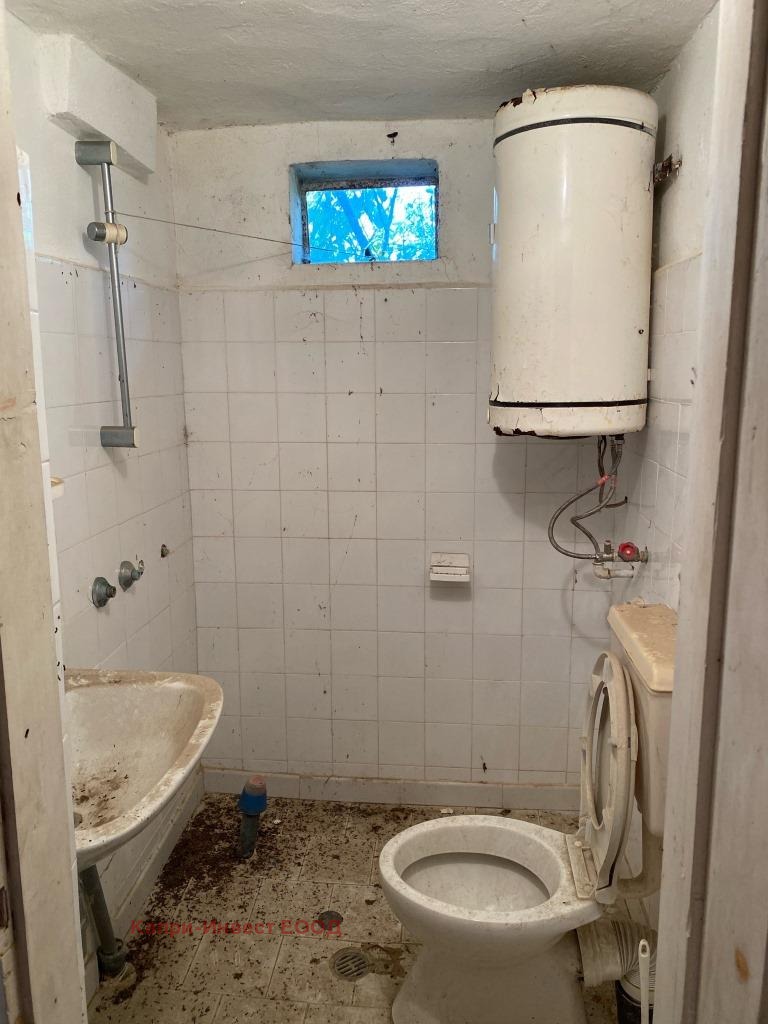 Продава КЪЩА, с. Свети Никола, област Добрич, снимка 6 - Къщи - 52094360