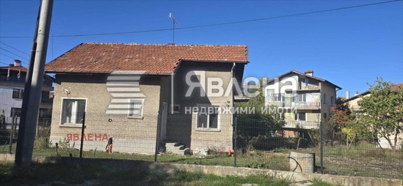 Продава КЪЩА, гр. Божурище, област София област, снимка 2 - Къщи - 53688961