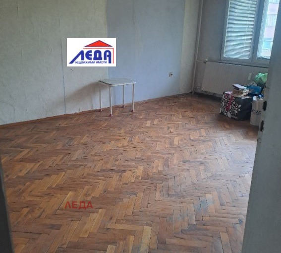 Eladó  2 hálószobás Pleven , 9-ti kvartal , 100 négyzetméter | 63540590 - kép [11]