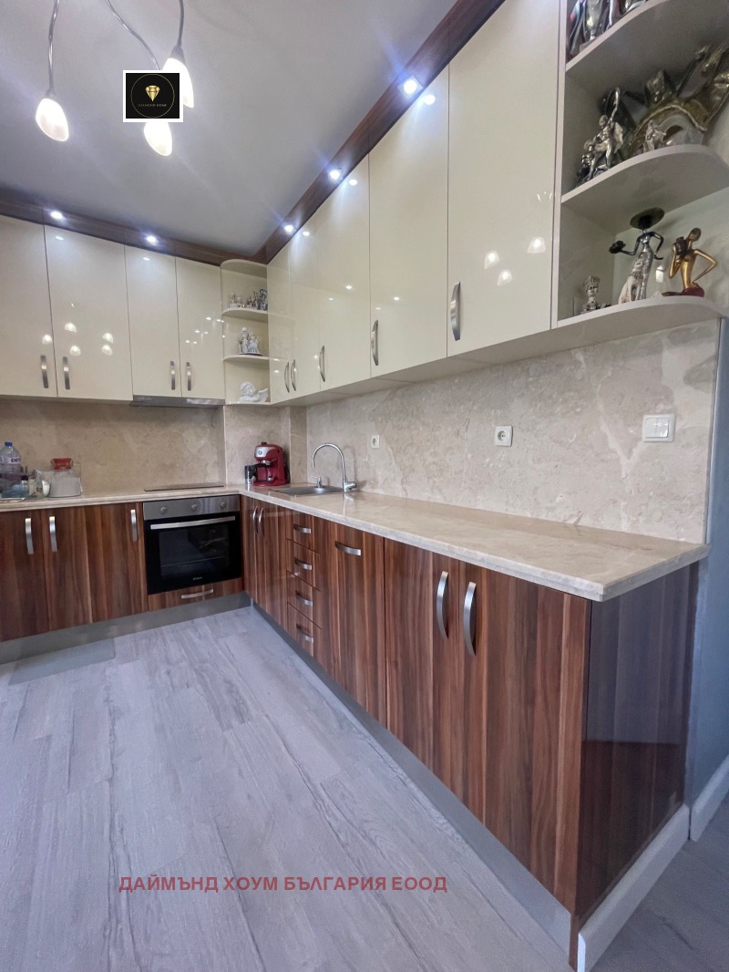 Продава 3-СТАЕН, гр. Пловдив, Младежки Хълм, снимка 2 - Апартаменти - 52490508