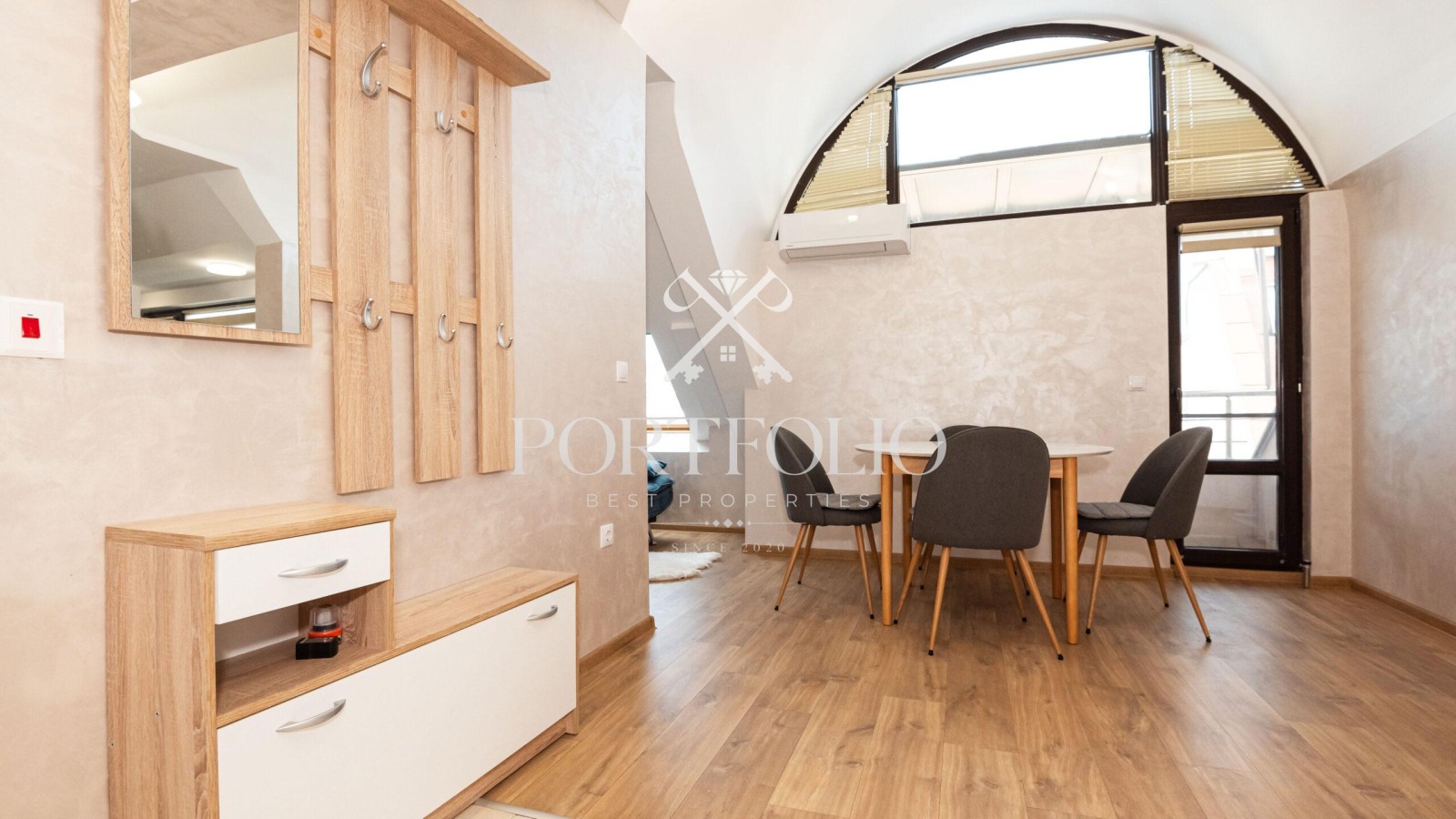 Продава 3-СТАЕН, гр. Бургас, Център, снимка 2 - Апартаменти - 54229818