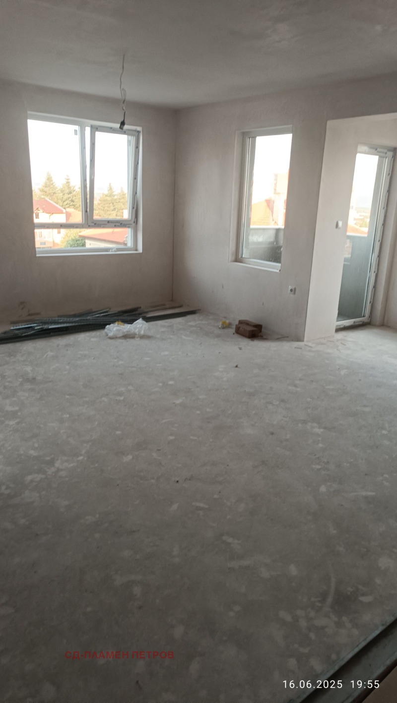 Продава 3-СТАЕН в град Шумен, Добруджански - 96 кв.м / 190 000 € » 371 607.70 лв., СД-ПЛАМЕН ПЕТРОВ