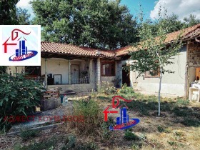 Huis Kalnovo, regio Sjoemen