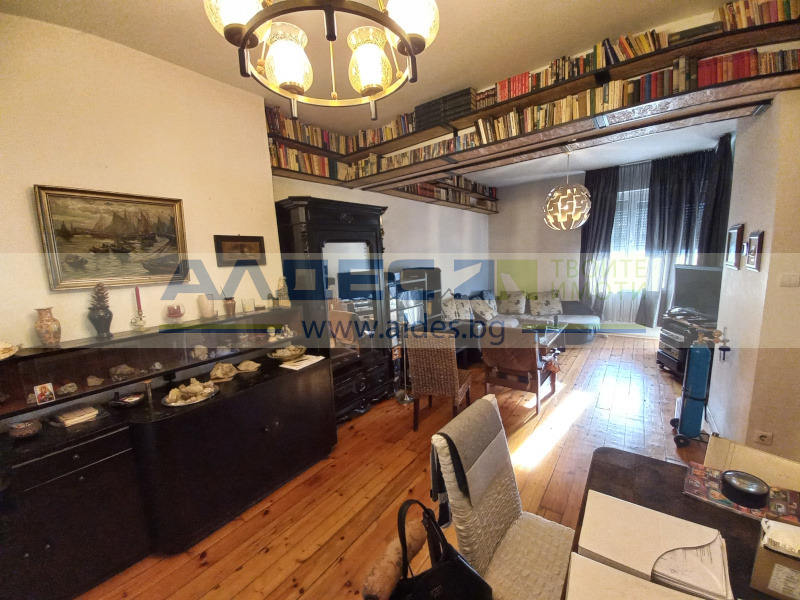 In vendita  3 camere da letto Sofia , Tsentar , 110 mq | 51259080