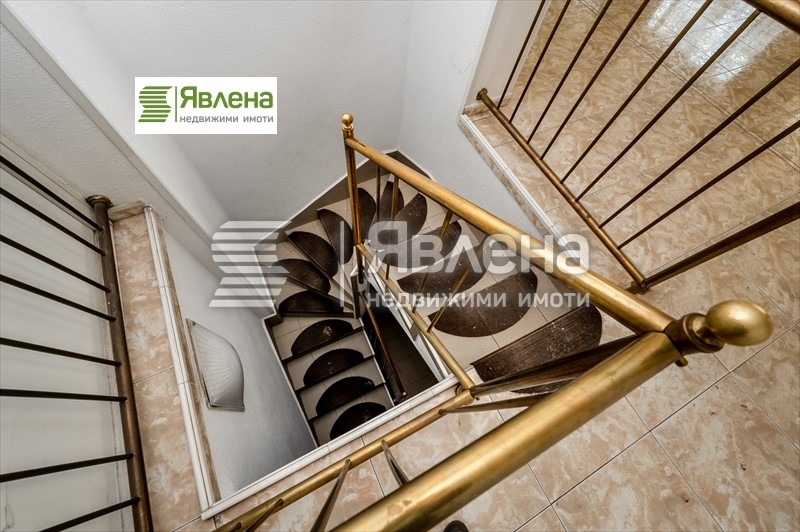 Продава 3-СТАЕН, гр. София, Изток, снимка 6 - Aпартаменти - 49564646