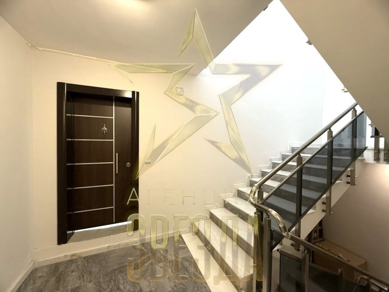 En venta  Casita Plovdiv , Karshiyaka , 240 metros cuadrados | 97538758 - imagen [13]