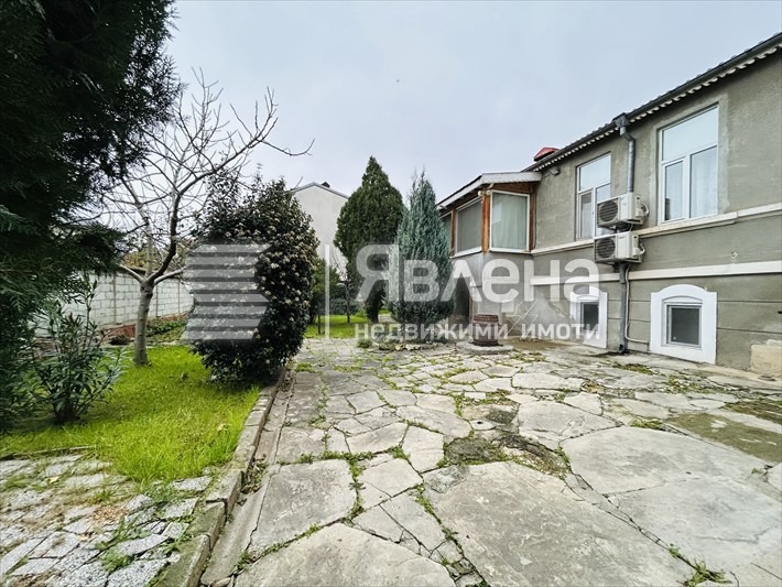 Продава КЪЩА, гр. Варна, Център, снимка 2 - Къщи - 55094441