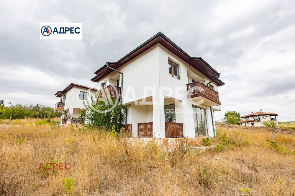 Продава КЪЩА, с. Църква, област Добрич