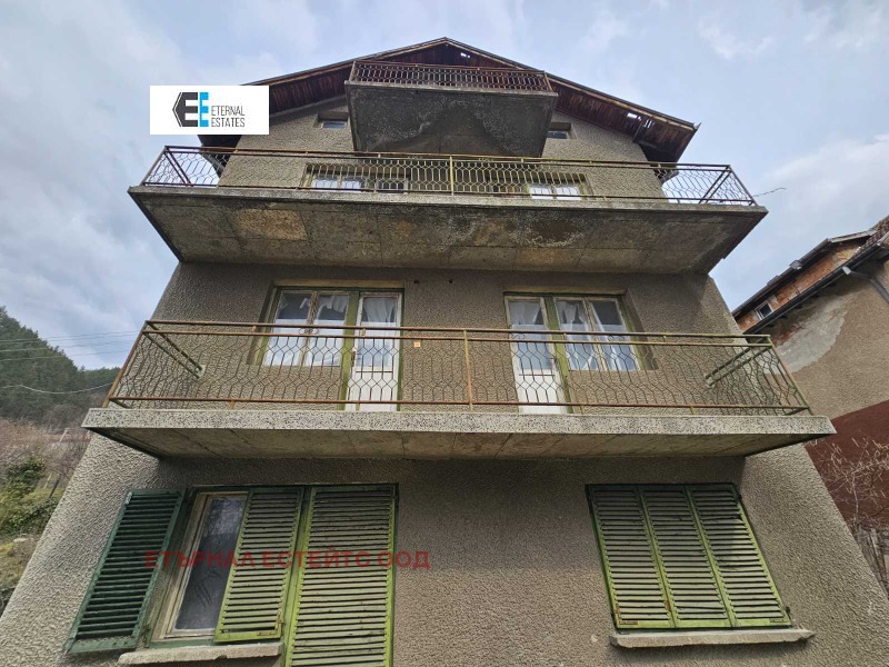 Продава КЪЩА в област София, гр. Своге - 360 кв.м / 159 000 € » 310 976.97 лв., ЕТЪРНАЛ ЕСТЕЙТС ООД