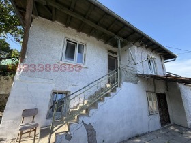 КЪЩА, 100 m2