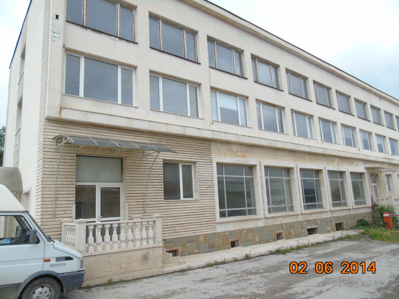 Продава  Офис, град Враца, Промишлена зона •  281 634 лв. • ID 71516622 — holmes.bg - [1] 