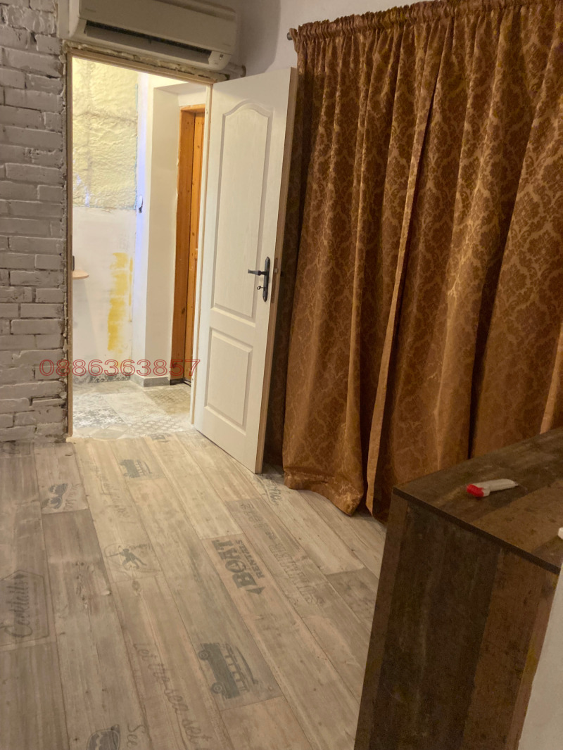 Продава ЕТАЖ ОТ КЪЩА, гр. Русе, Център, снимка 3 - Етаж от къща - 52779657